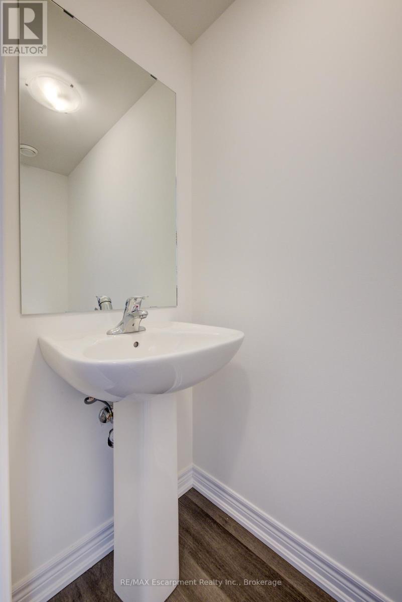 21 - 70 Kenesky Drive N, Hamilton (Waterdown), ON - Indoor Photo Showing Bathroom