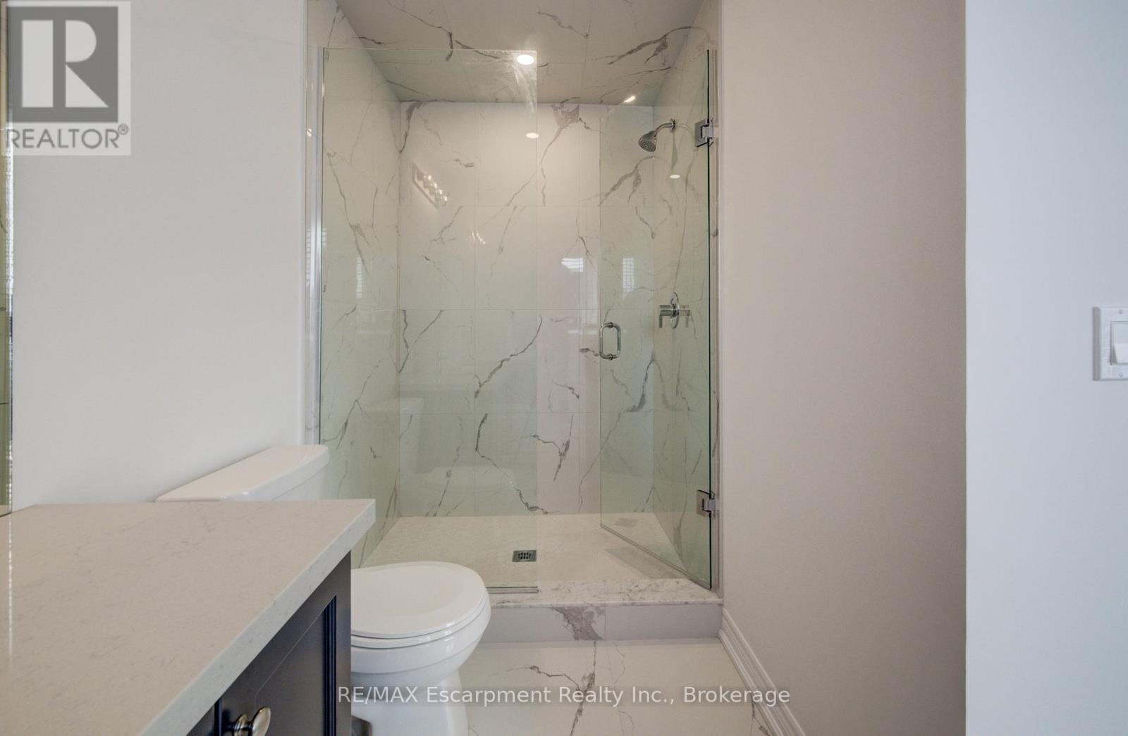 21 - 70 Kenesky Drive N, Hamilton (Waterdown), ON - Indoor Photo Showing Bathroom