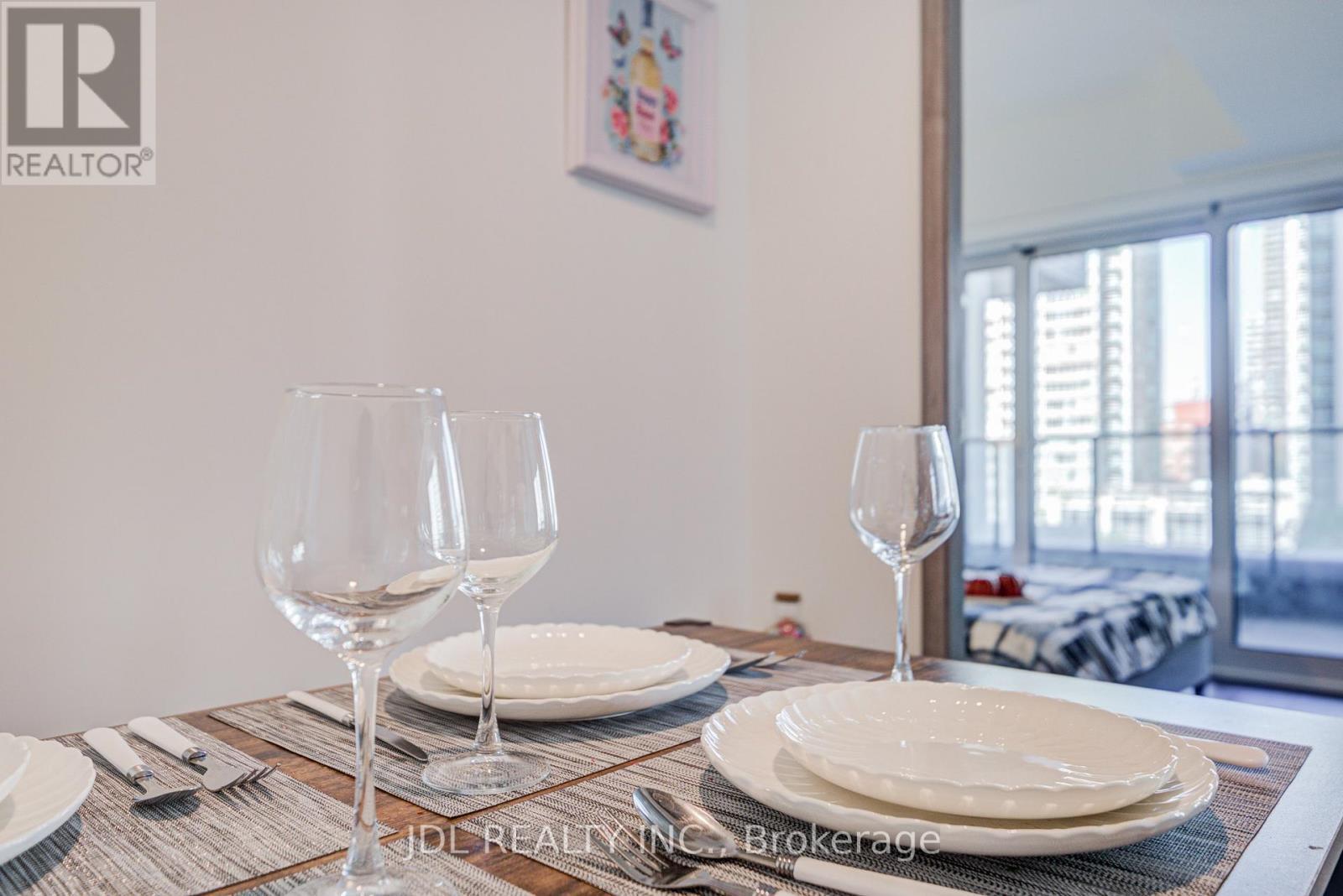 303 - 1 Concord Cityplace Way, Toronto, ON - Indoor Photo Showing Bathroom