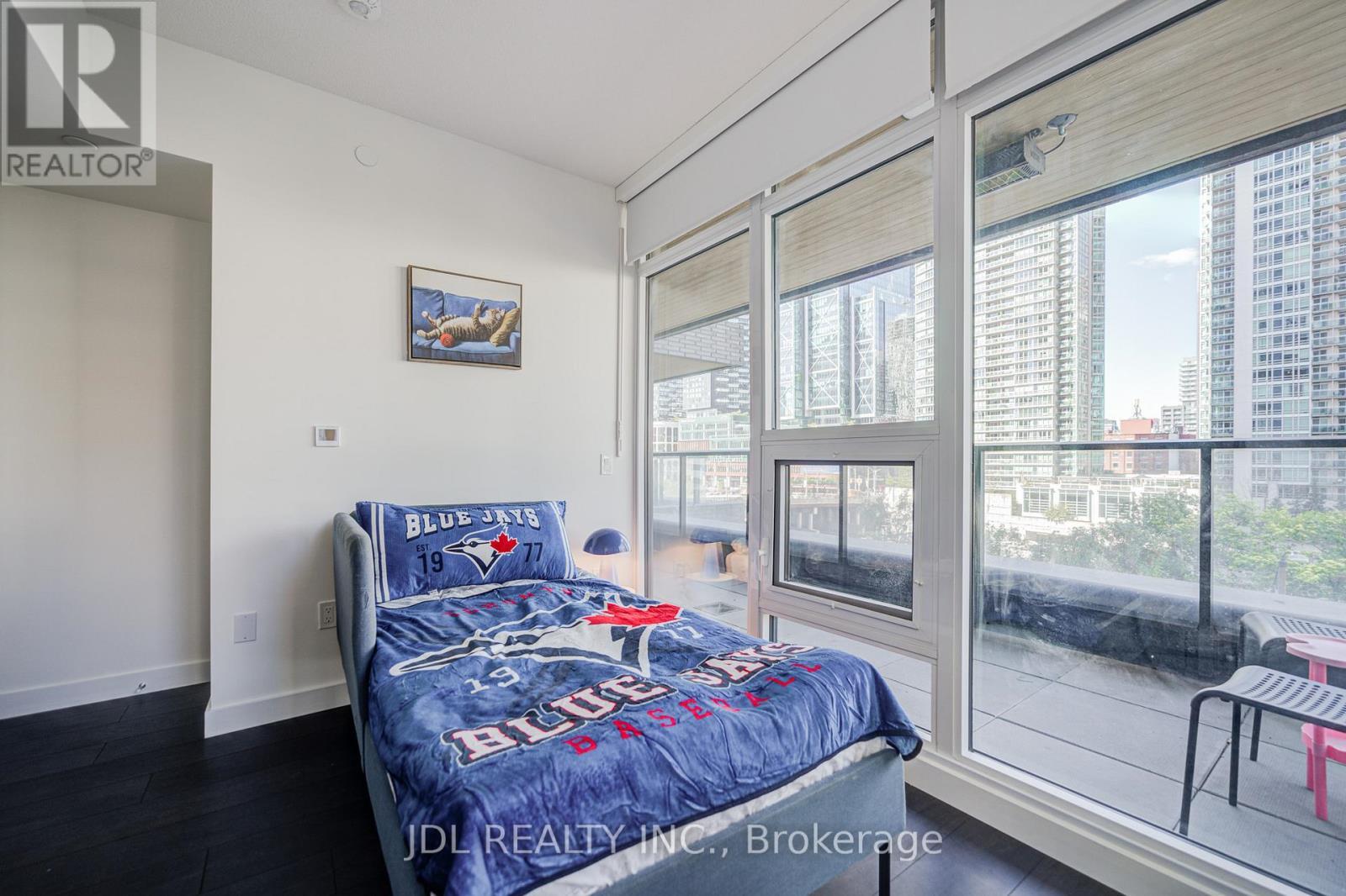 303 - 1 Concord Cityplace Way, Toronto, ON - Indoor Photo Showing Bedroom