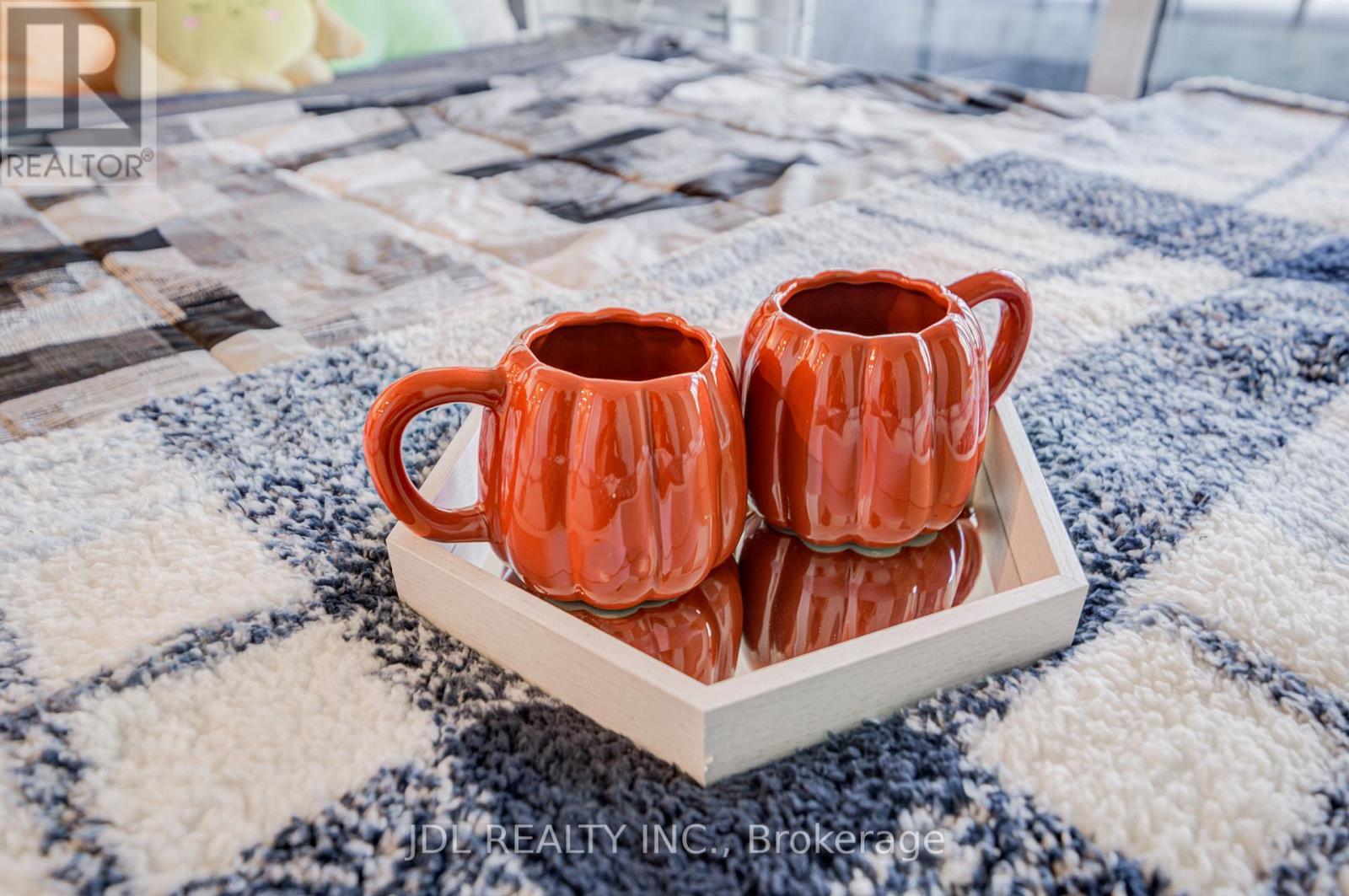 303 - 1 Concord Cityplace Way, Toronto, ON - Outdoor