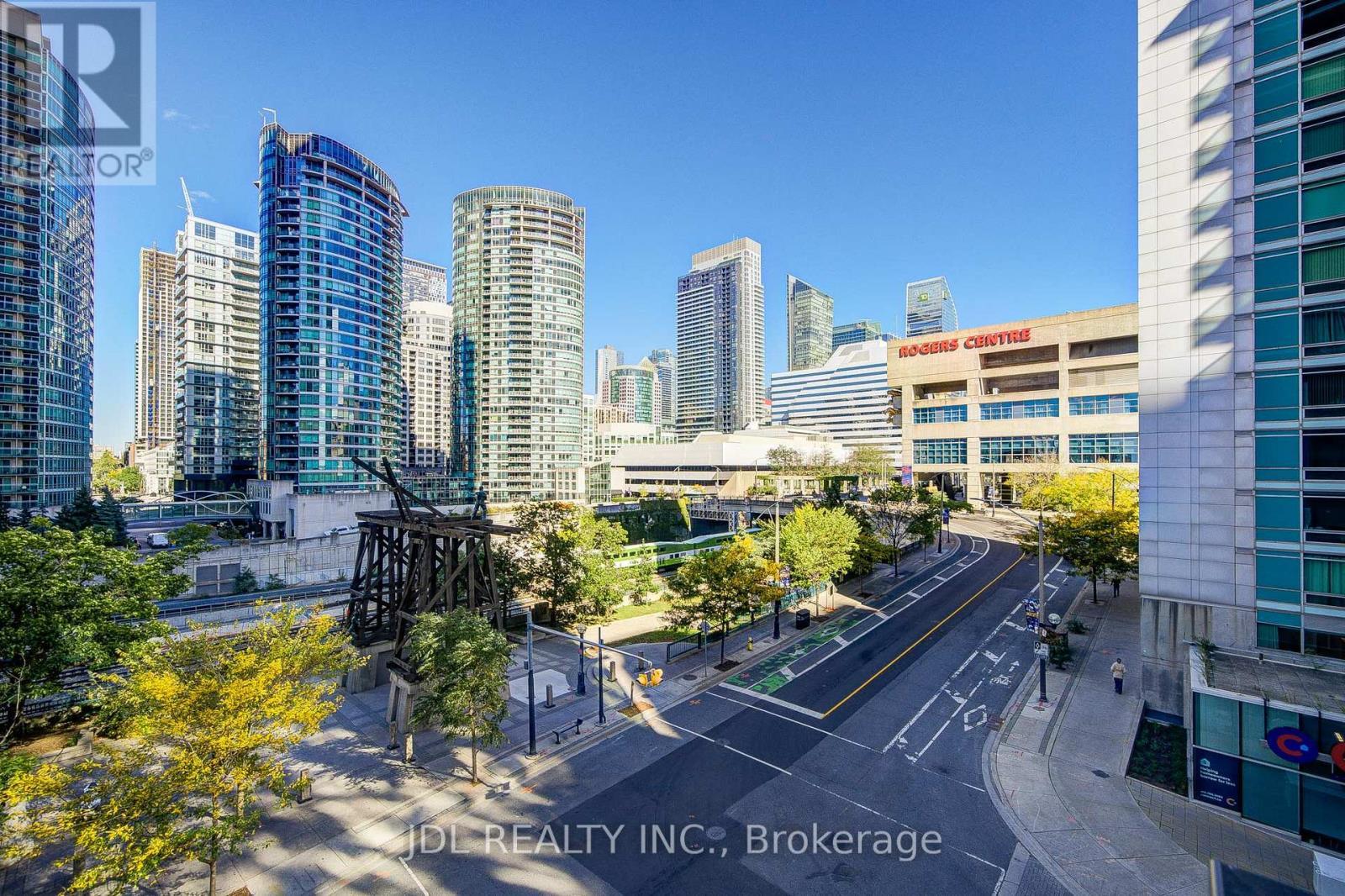 303 - 1 Concord Cityplace Way, Toronto, ON - Outdoor With Facade