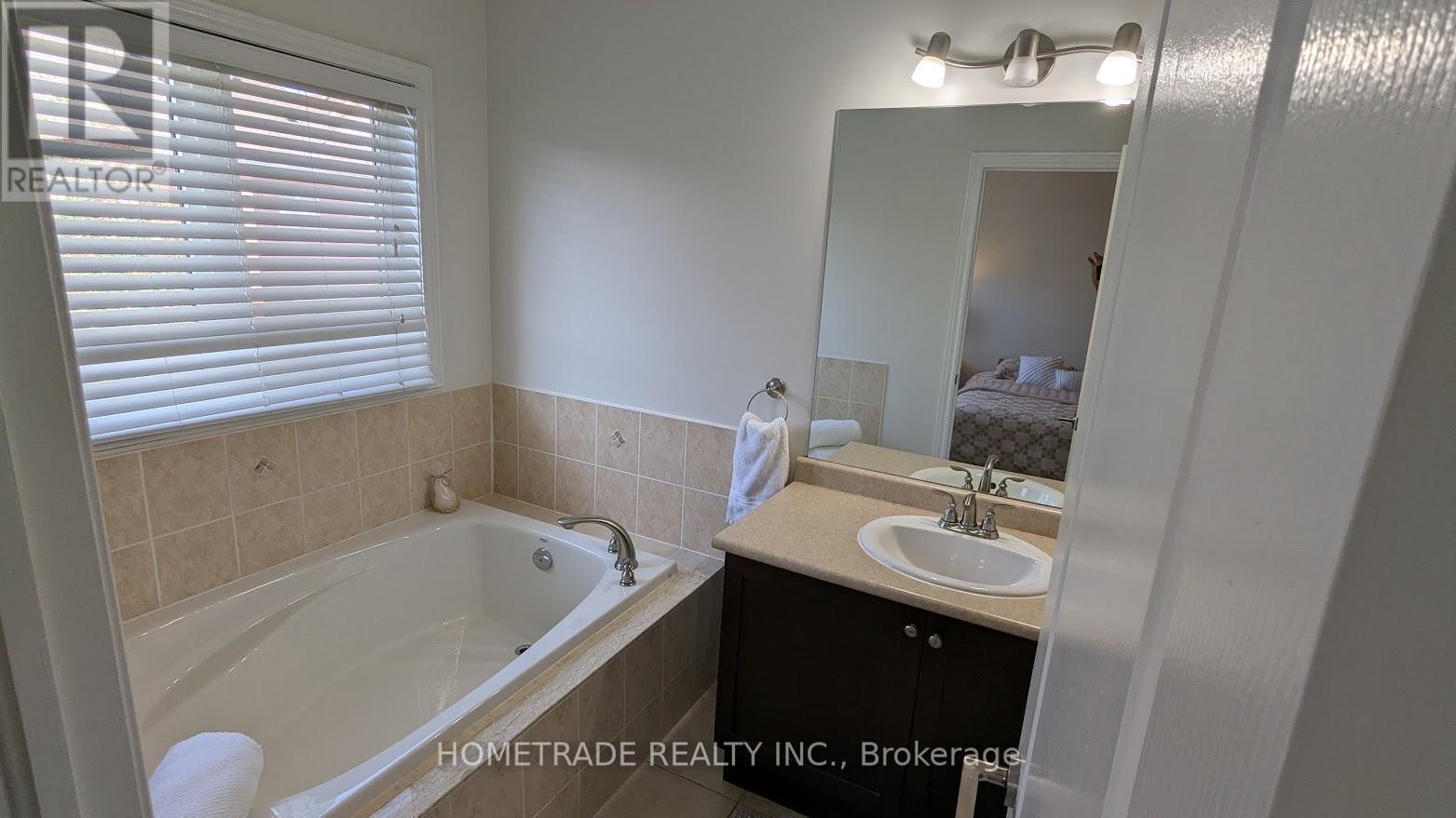 4861 Verdi Street, Burlington, ON - Indoor Photo Showing Bathroom