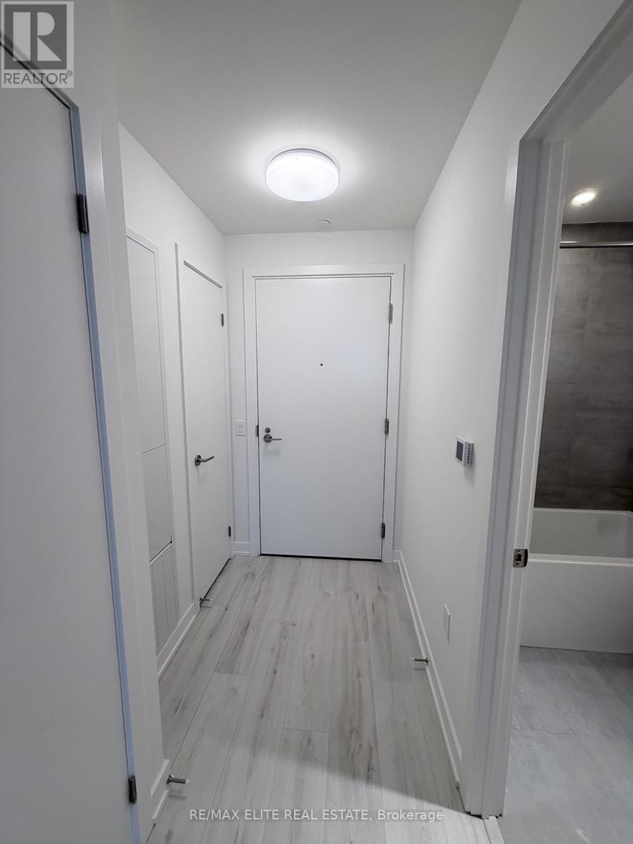 2011S - 110 Broadway Avenue, Toronto, ON - Indoor Photo Showing Other Room