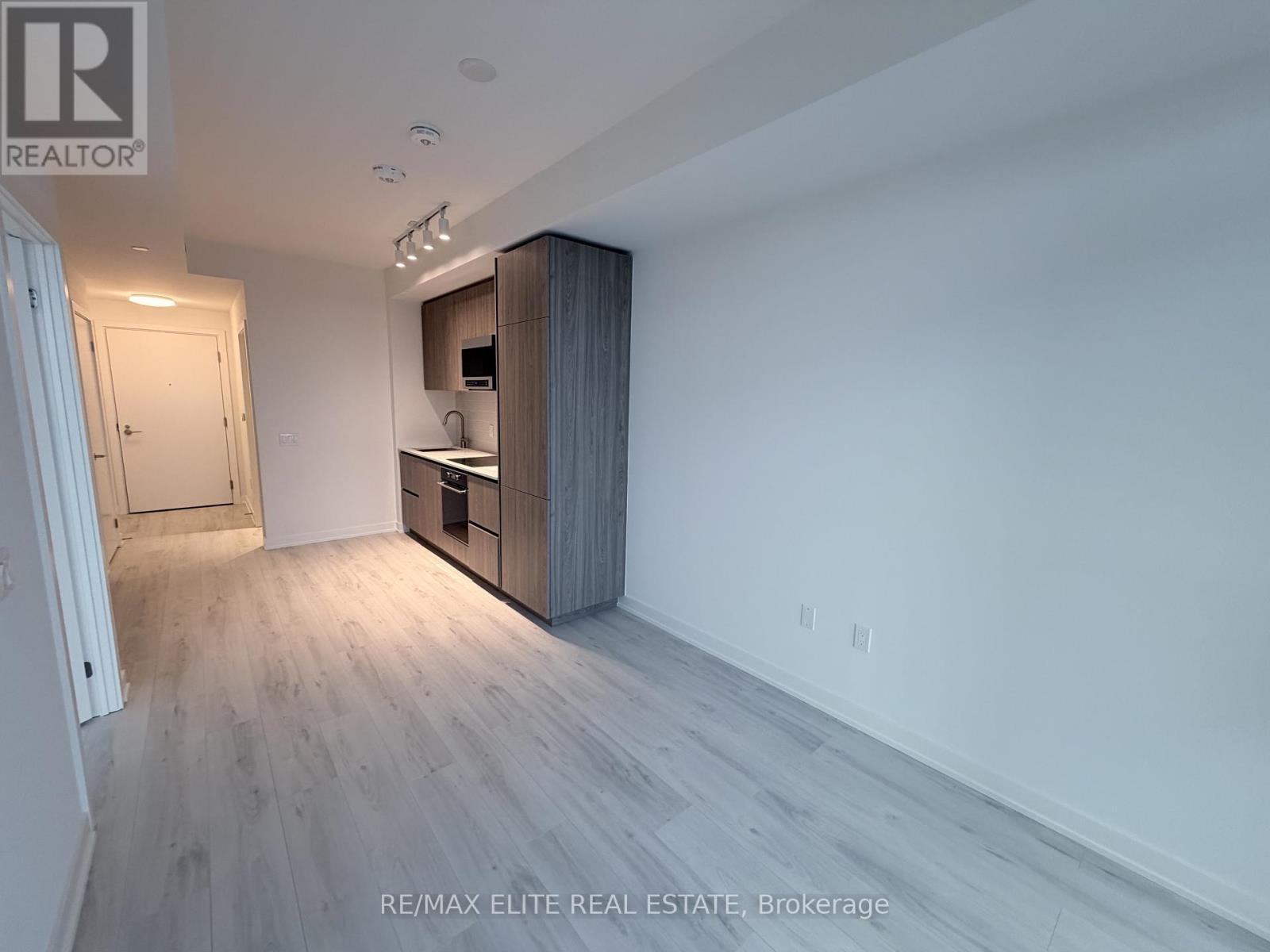 2011S - 110 Broadway Avenue, Toronto, ON - Indoor Photo Showing Other Room