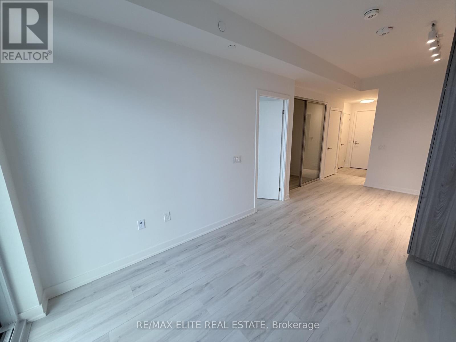 2011S - 110 Broadway Avenue, Toronto, ON - Indoor Photo Showing Other Room