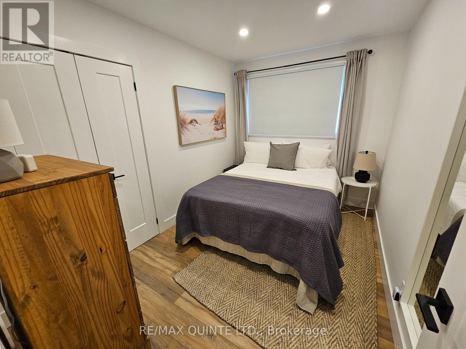 620 Sidney Street, Belleville (Belleville Ward), ON - Indoor Photo Showing Bedroom