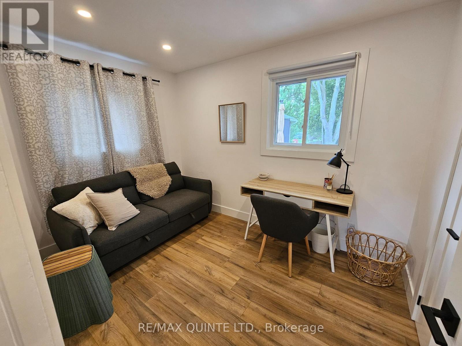 620 Sidney Street, Belleville (Belleville Ward), ON - Indoor