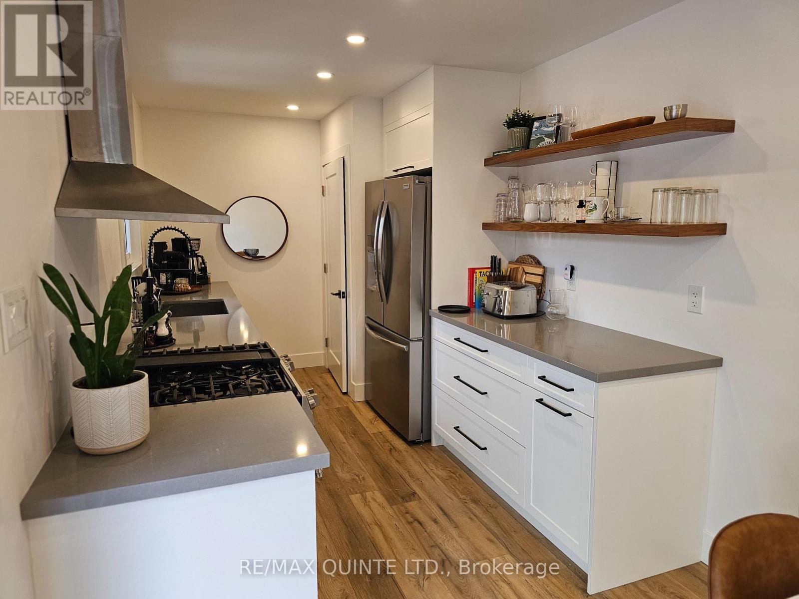 620 Sidney Street, Belleville (Belleville Ward), ON - Indoor Photo Showing Other Room