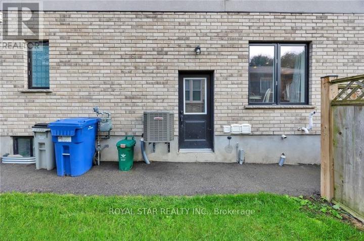 Upper - 119 Waterloo Street, Kitchener, ON - Outdoor