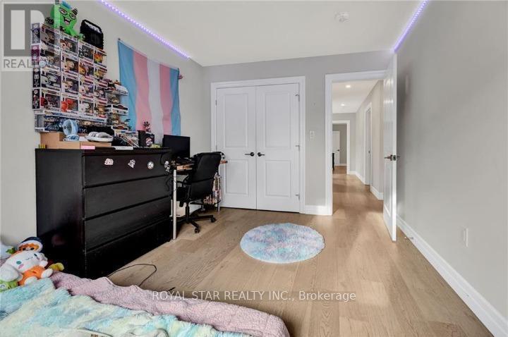 Upper - 119 Waterloo Street, Kitchener, ON - Indoor Photo Showing Bedroom