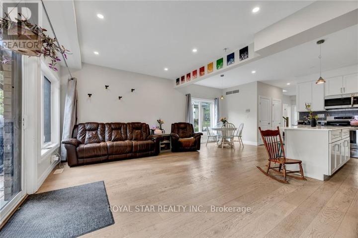 Upper - 119 Waterloo Street, Kitchener, ON - Indoor Photo Showing Other Room