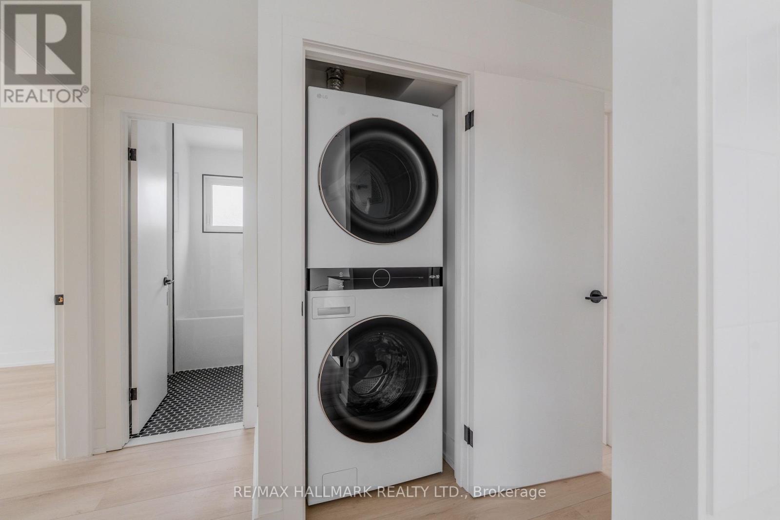 Main - 44 Robertsfield Crescent, Toronto, ON - Indoor Photo Showing Laundry Room