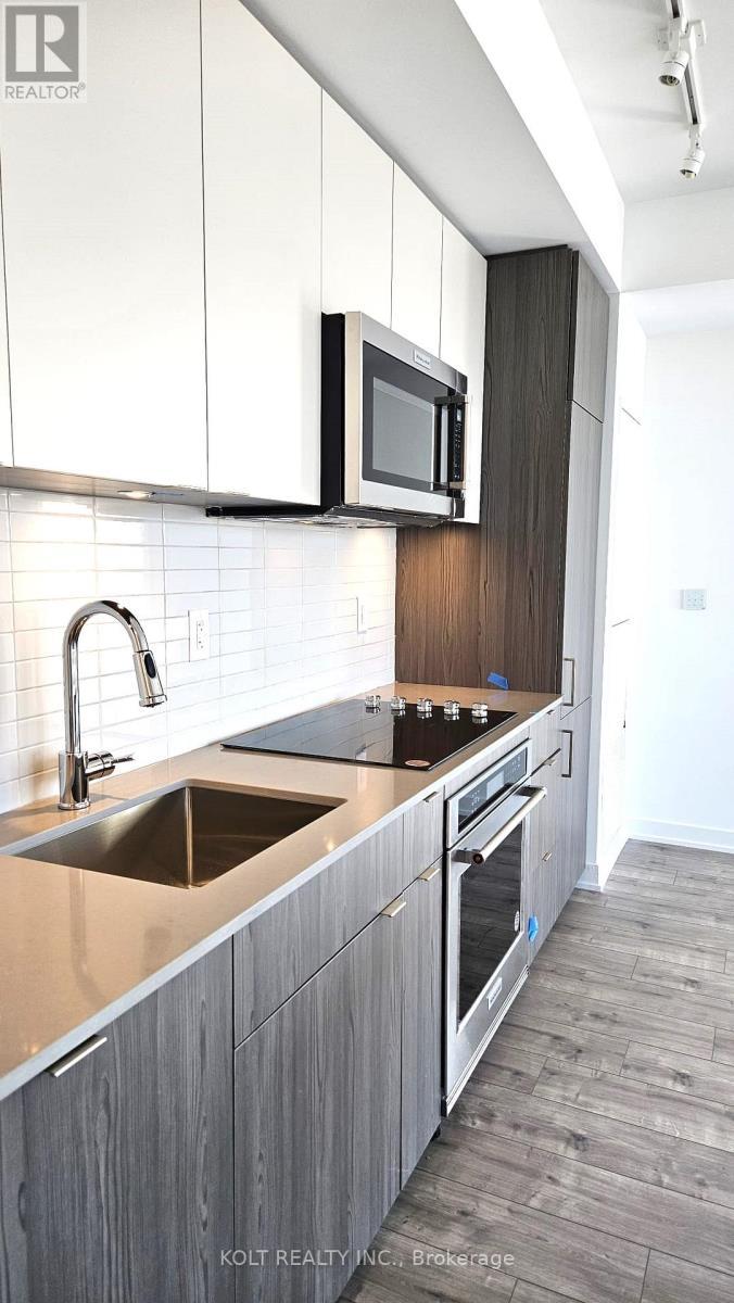 1004 - 220 Missinnihe Way, Mississauga, ON - Indoor Photo Showing Kitchen
