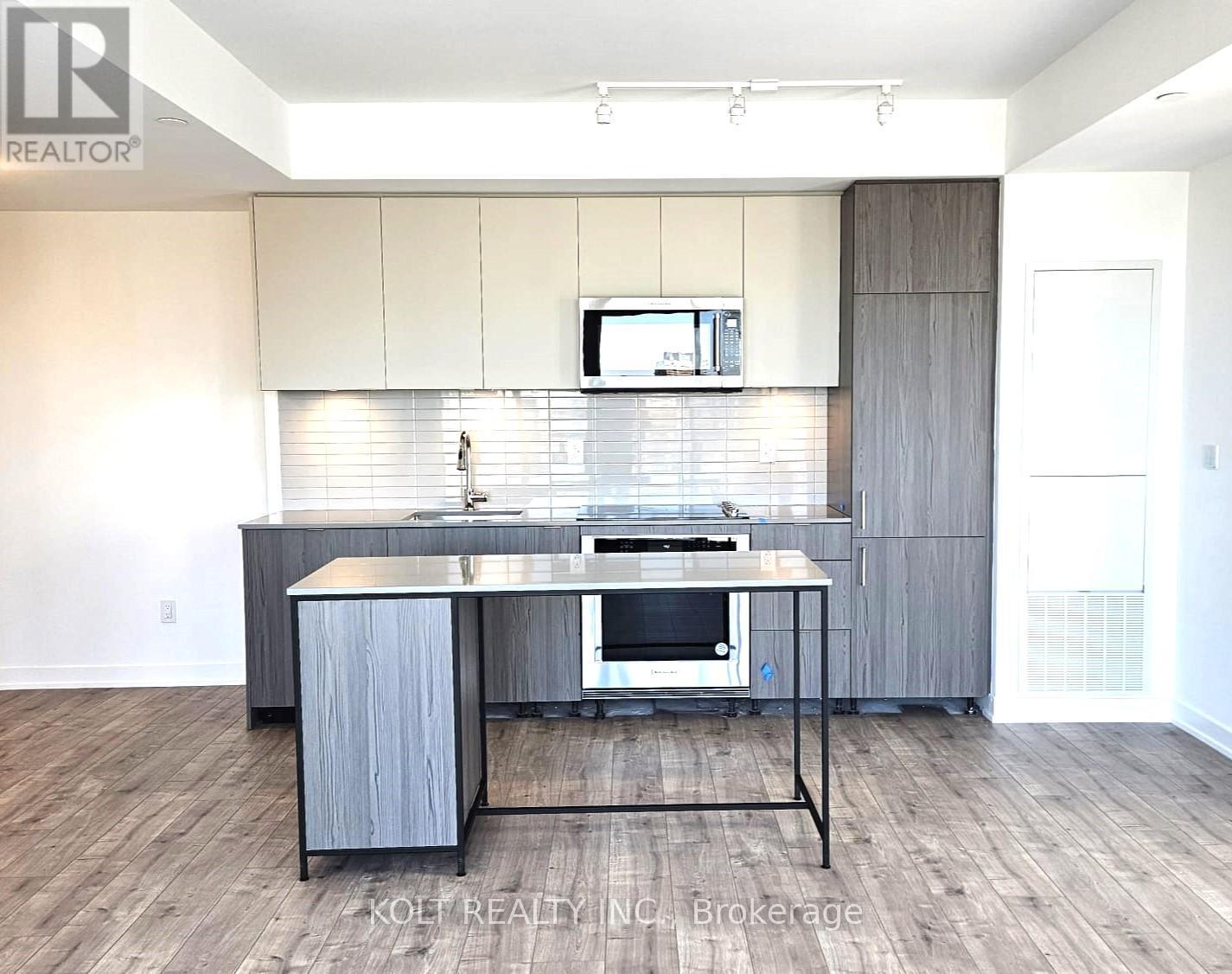 1004 - 220 Missinnihe Way, Mississauga, ON - Indoor Photo Showing Kitchen With Upgraded Kitchen