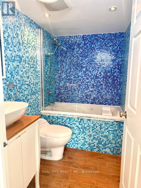 207 - 285 Enfield Place, Mississauga, ON - Indoor Photo Showing Bathroom