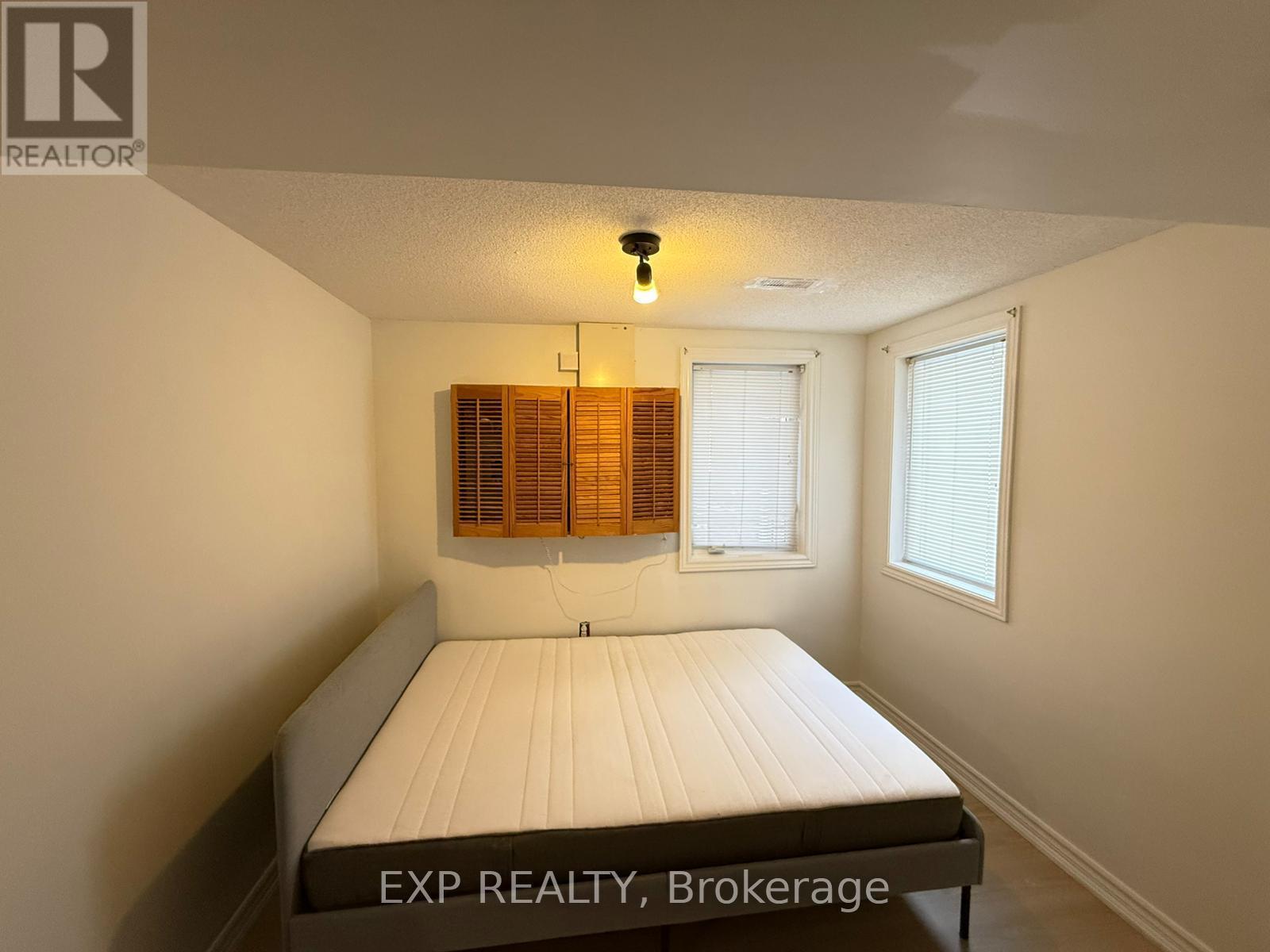 Main/Lower - 48 Estate Garden Drive, Richmond Hill, ON - Indoor Photo Showing Bedroom