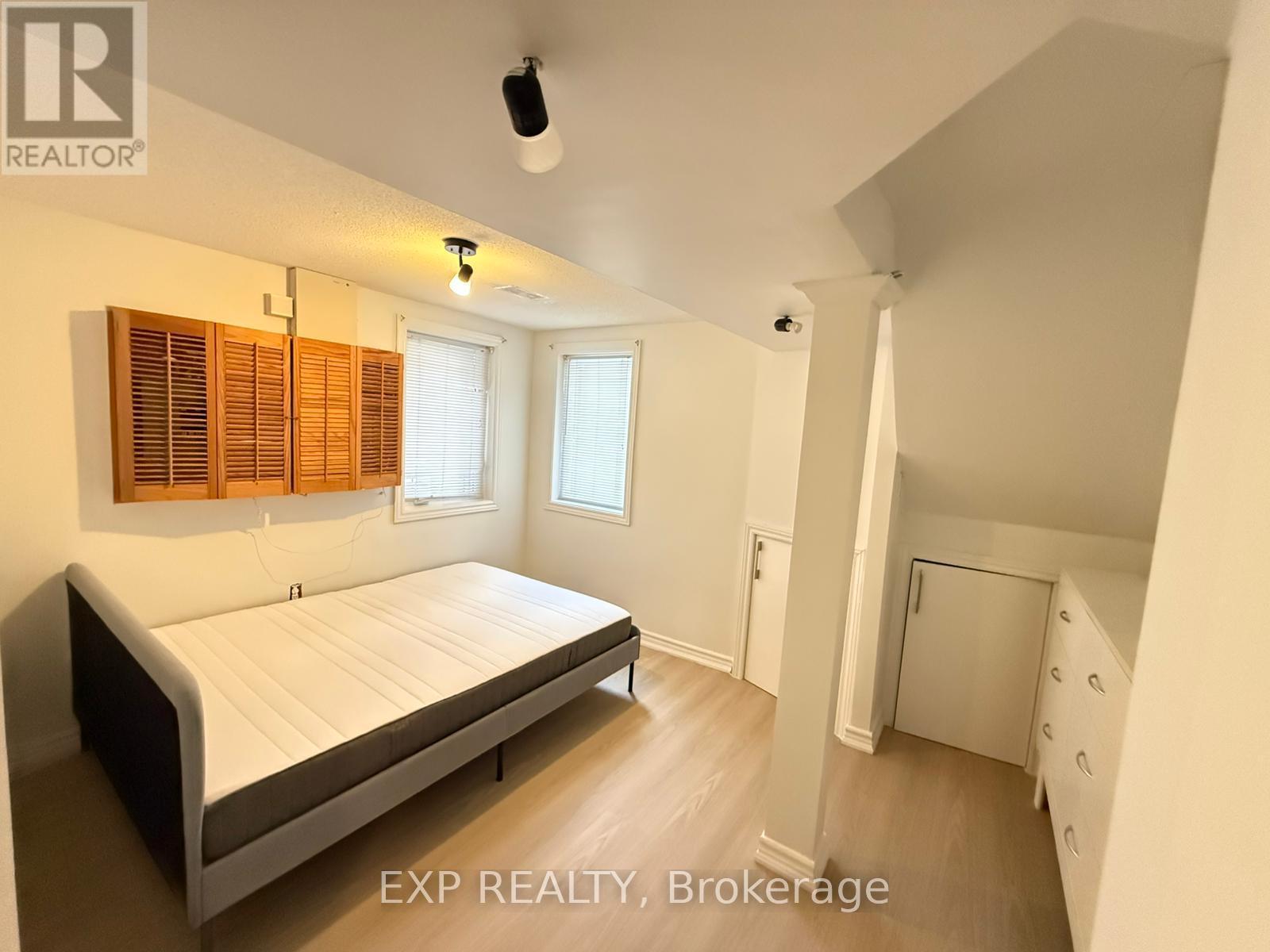 Main/Lower - 48 Estate Garden Drive, Richmond Hill, ON - Indoor Photo Showing Bedroom