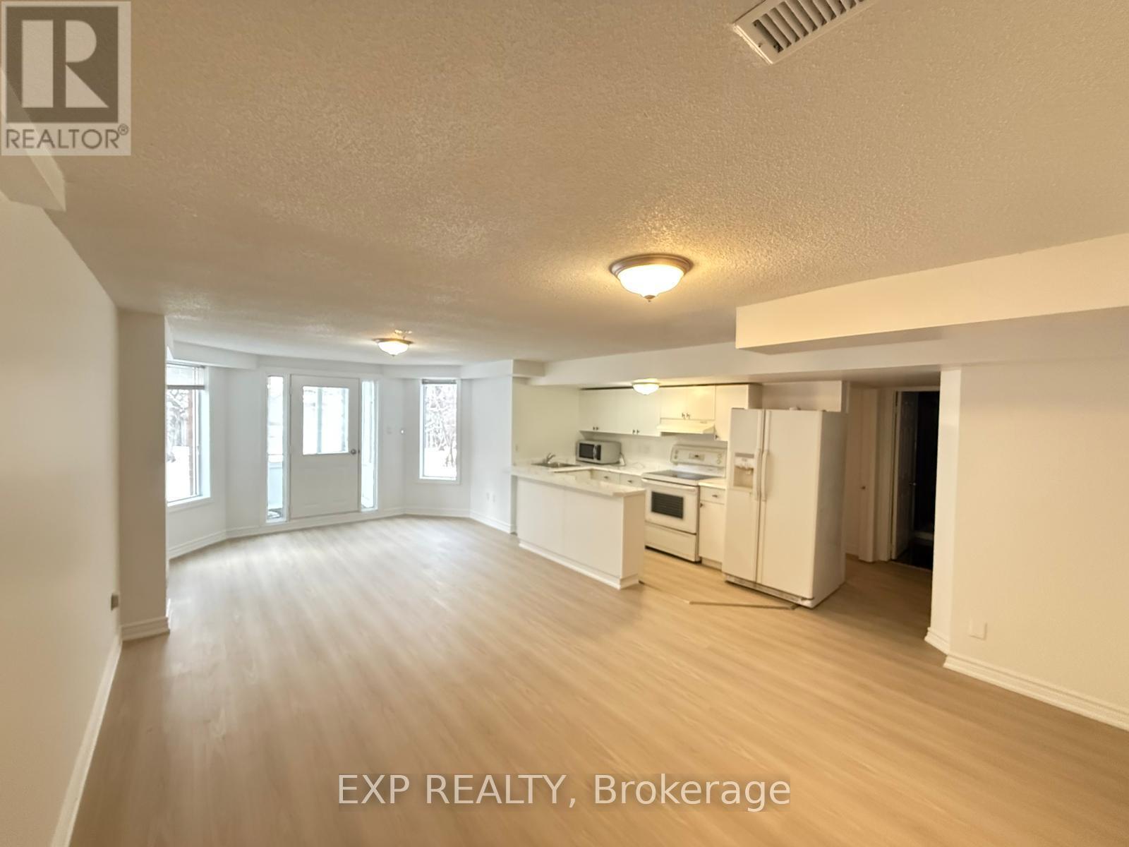 Main/Lower - 48 Estate Garden Drive, Richmond Hill, ON - Indoor