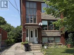 MAIN - 468 RIDELLE AVENUE Toronto, ON M6B 1K5