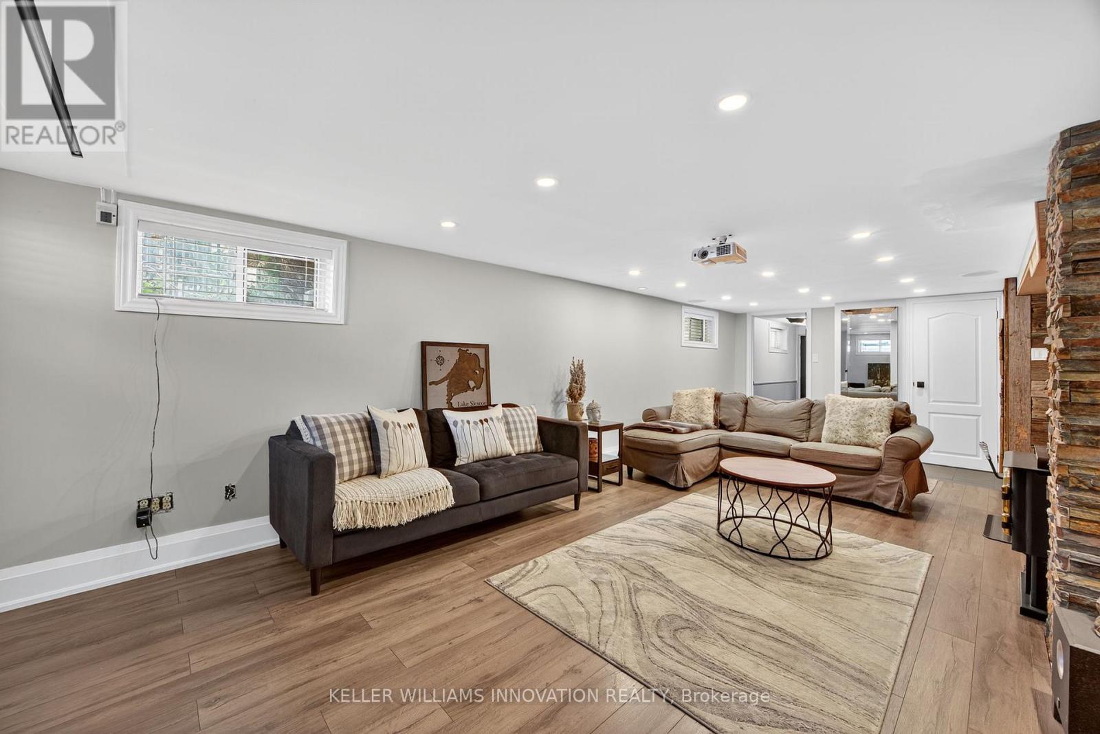 108 Owen Street, Barrie, ON - Indoor