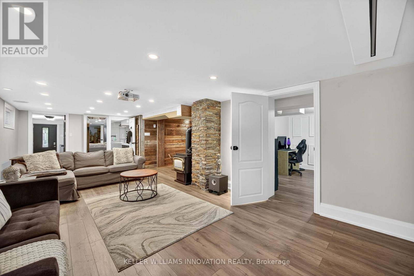 108 Owen Street, Barrie, ON - Indoor