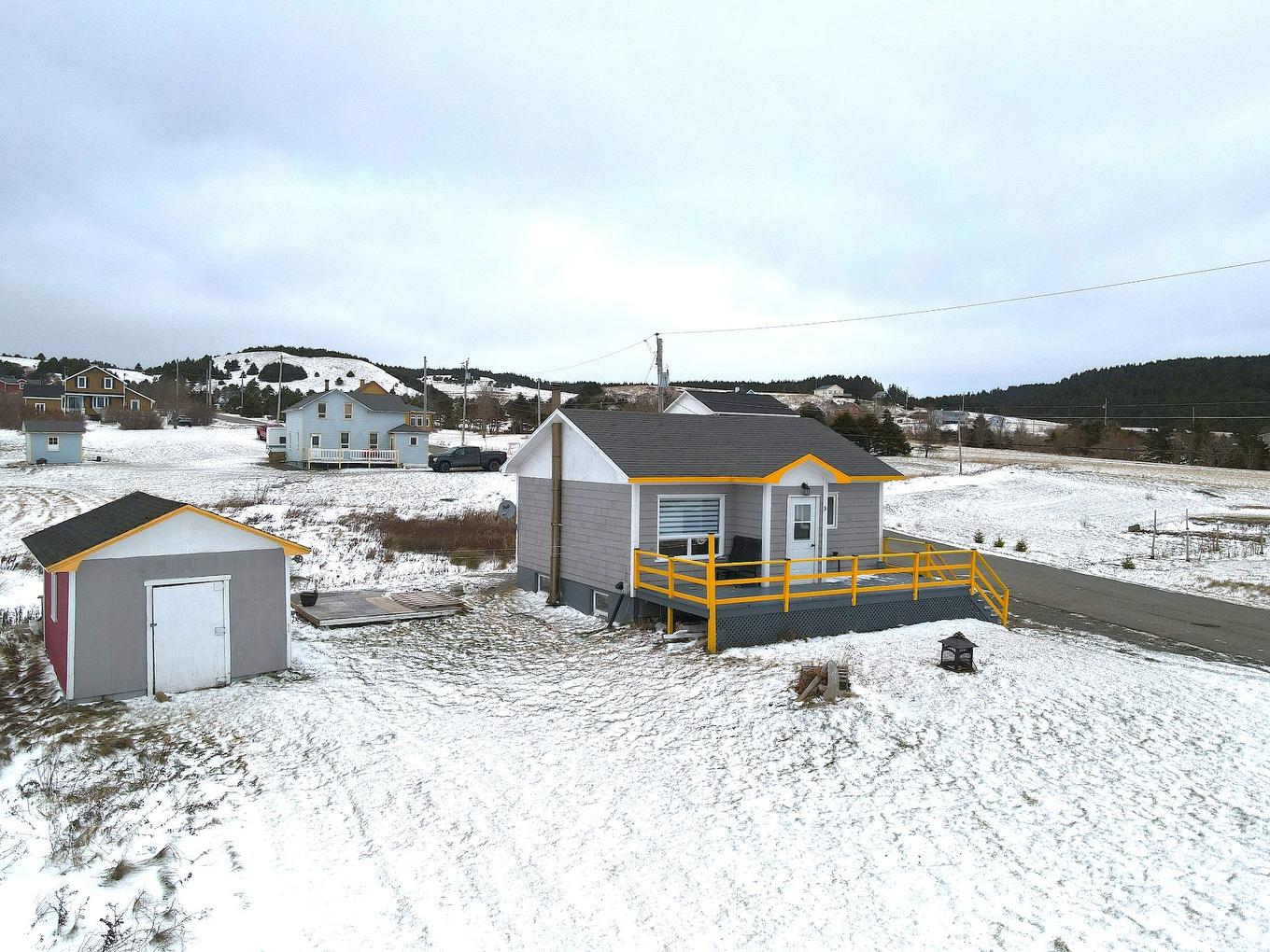 Façade - 3 Ch. Lapierre, Les Îles-De-La-Madeleine, QC - Outdoor