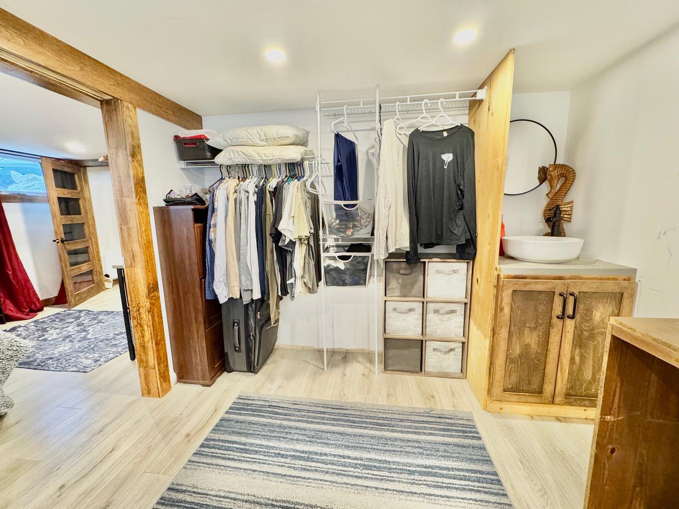 Penderie (Walk-in) - 3 Ch. Lapierre, Les Îles-De-La-Madeleine, QC - Indoor