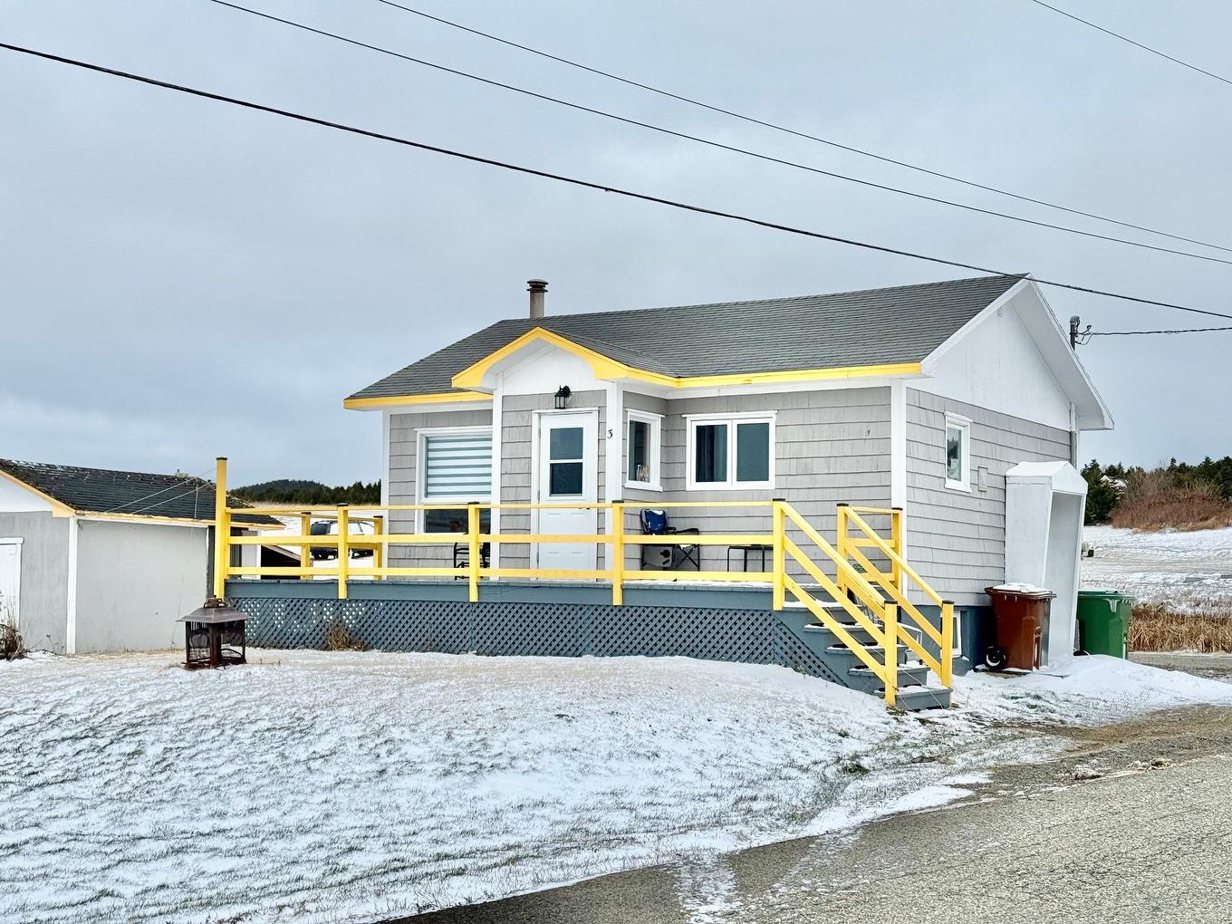 Façade - 3 Ch. Lapierre, Les Îles-De-La-Madeleine, QC - Outdoor With Exterior