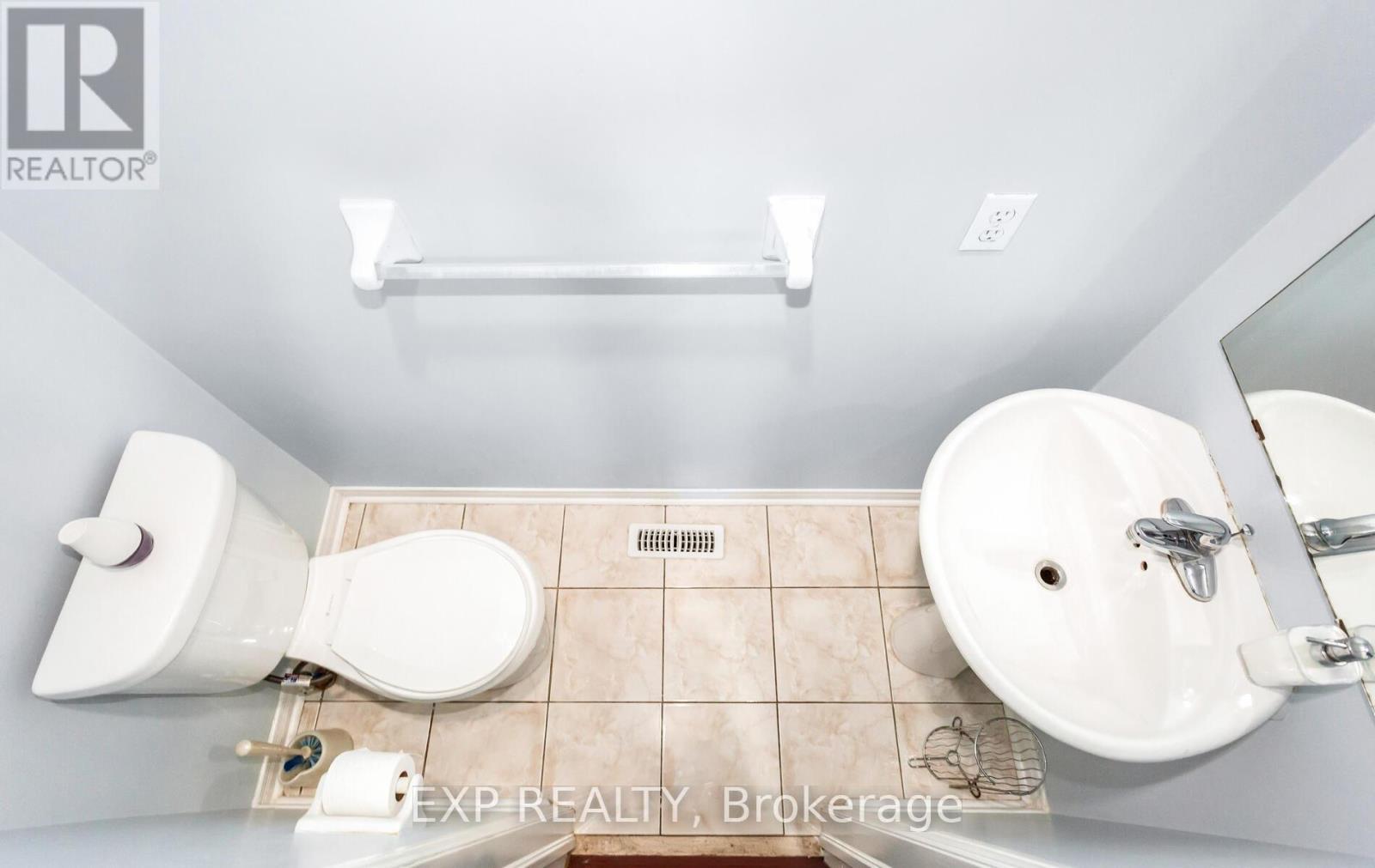 70 Grover Road, Brampton, ON - Indoor Photo Showing Bathroom