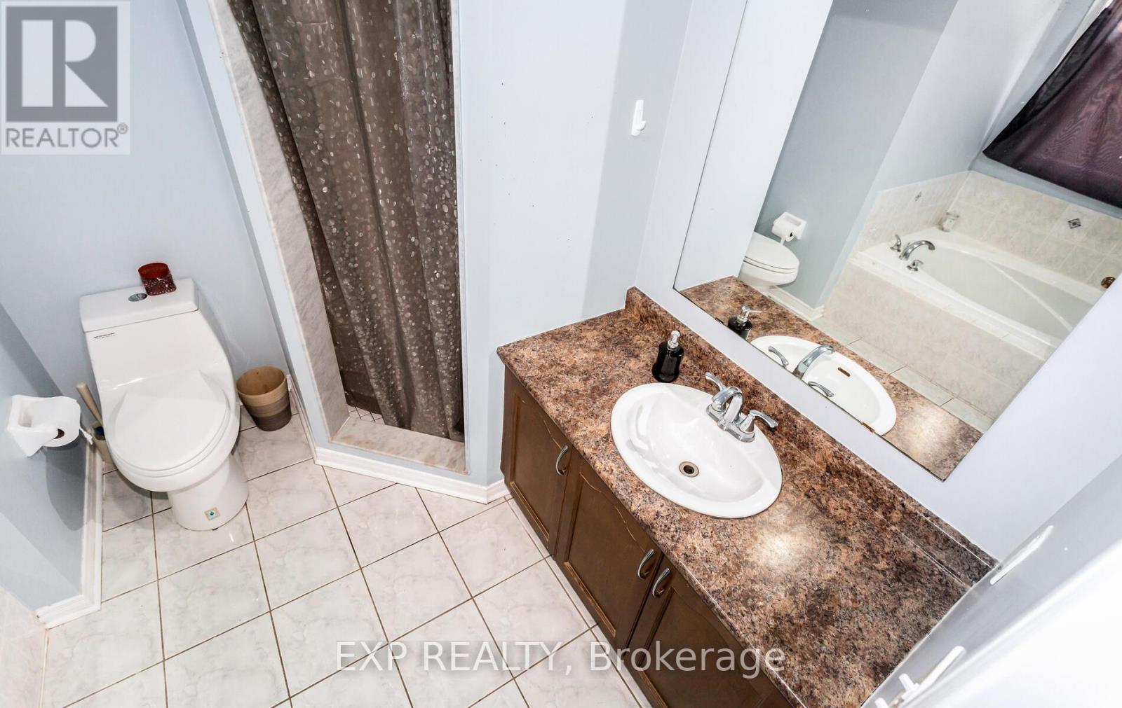 70 Grover Road, Brampton, ON - Indoor Photo Showing Bathroom