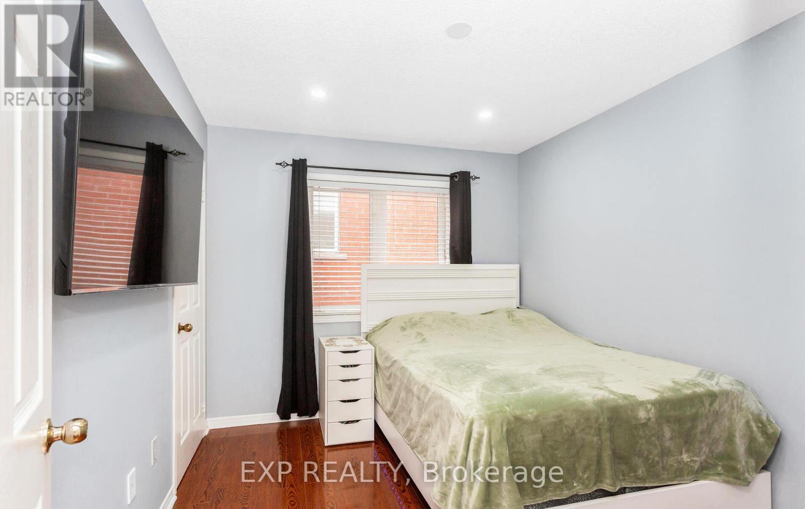 70 Grover Road, Brampton, ON - Indoor Photo Showing Bedroom