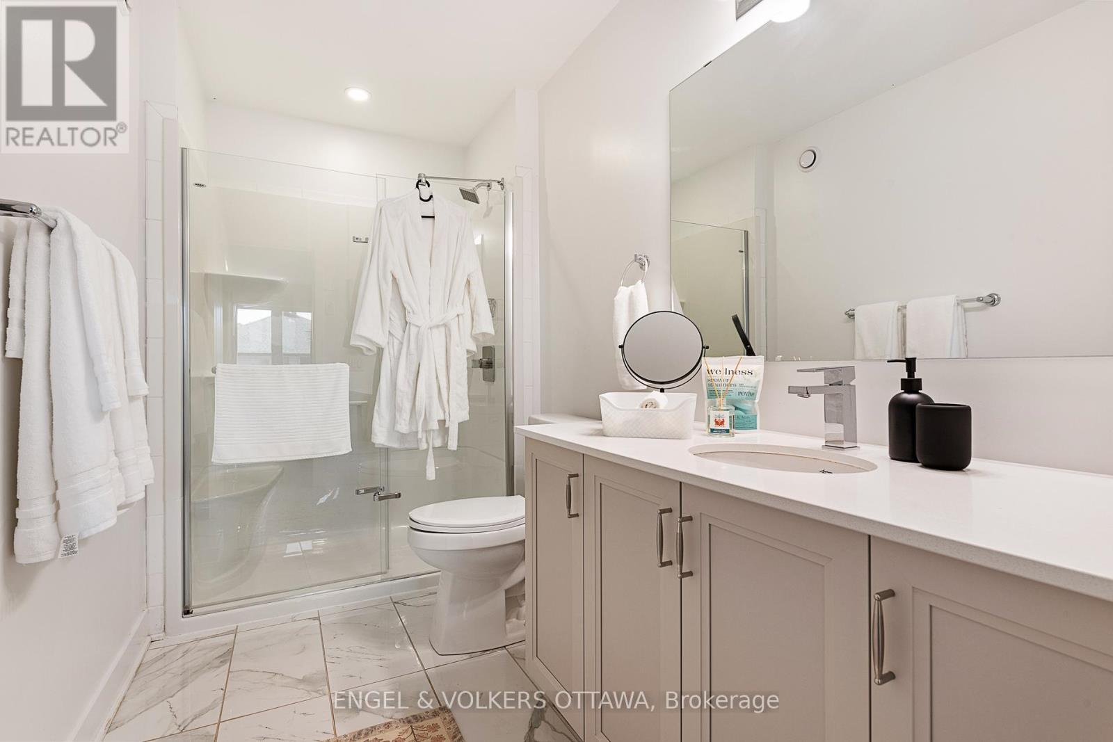 430 Markdale Terrace, Ottawa, ON - Indoor Photo Showing Bathroom