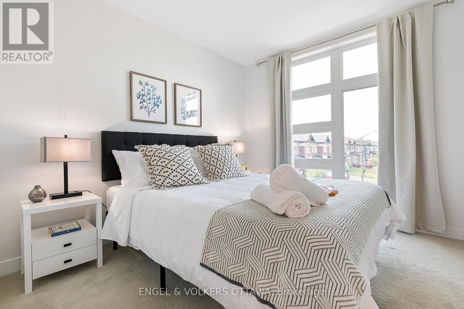 430 Markdale Terrace, Ottawa, ON - Indoor Photo Showing Bedroom