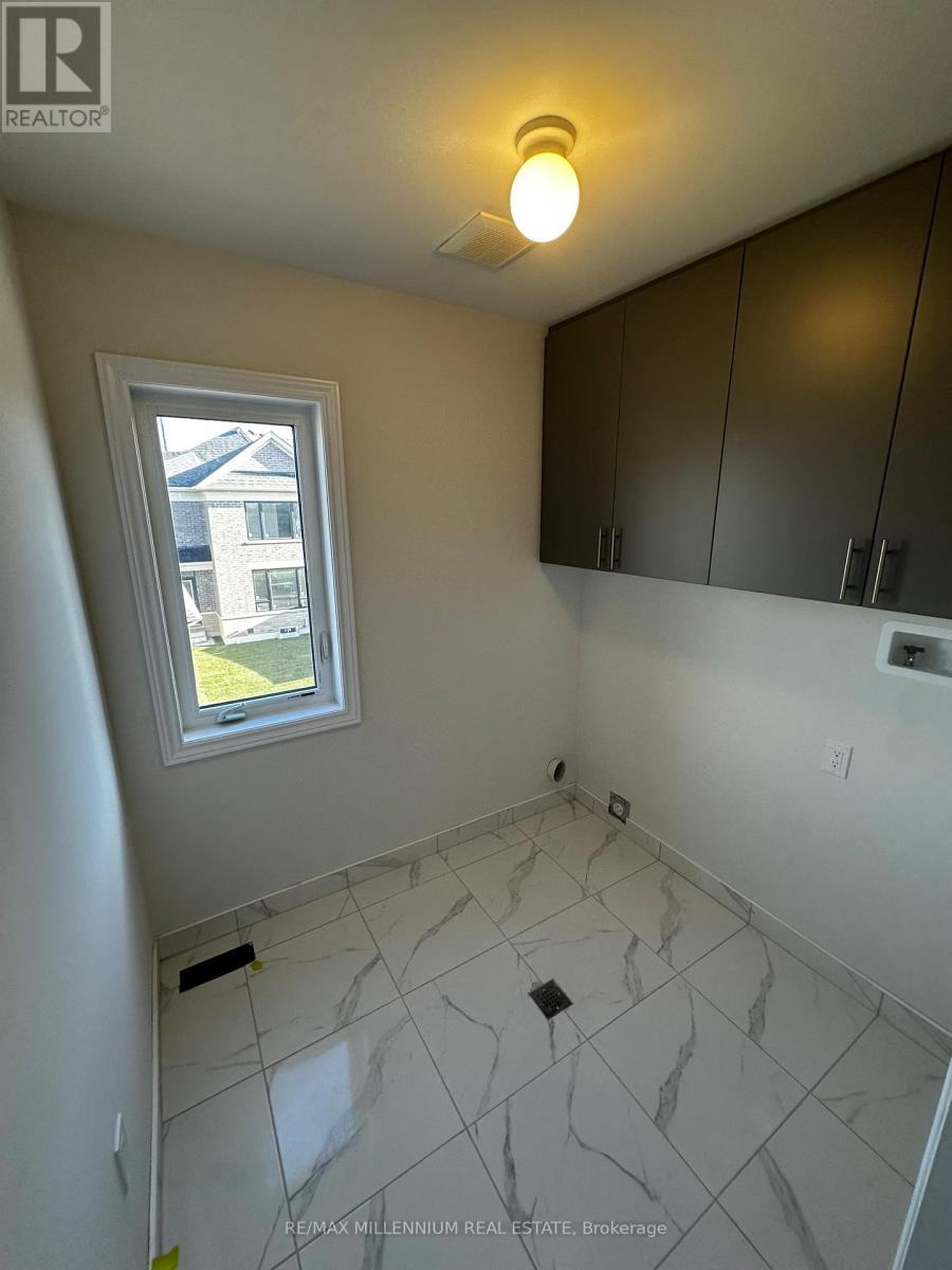 103 Watts Mews, Kawartha Lakes, ON - Indoor Photo Showing Other Room