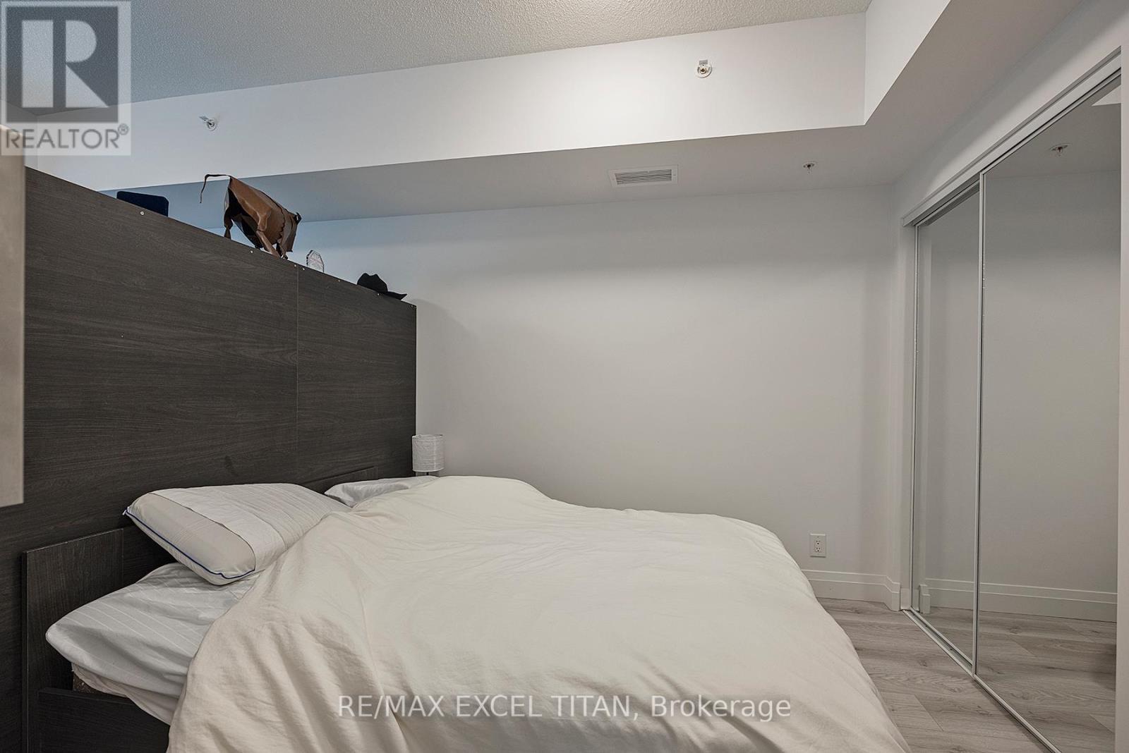 227 - 652 Princess Street, Kingston, ON - Indoor Photo Showing Bedroom