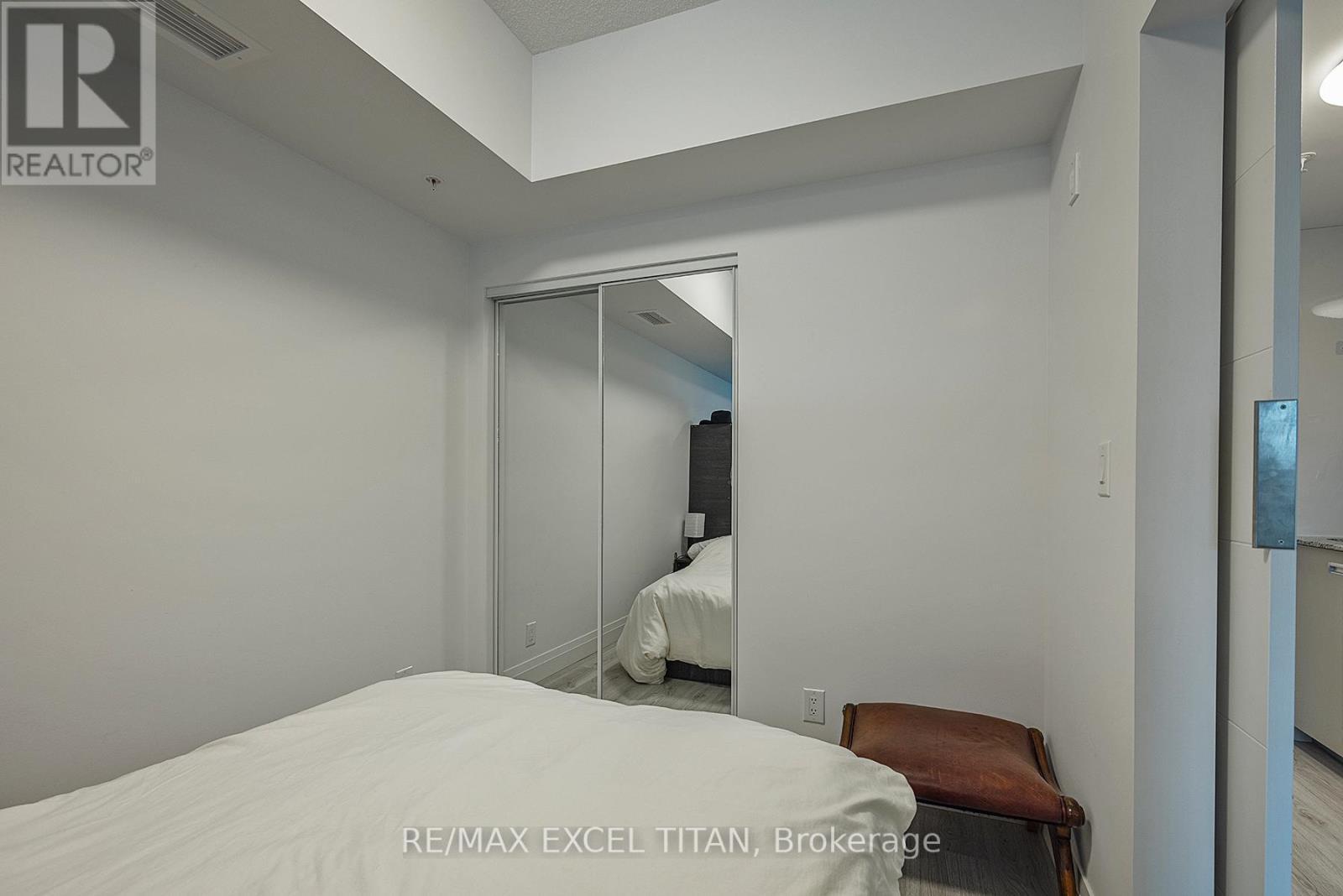 227 - 652 Princess Street, Kingston, ON - Indoor Photo Showing Bedroom