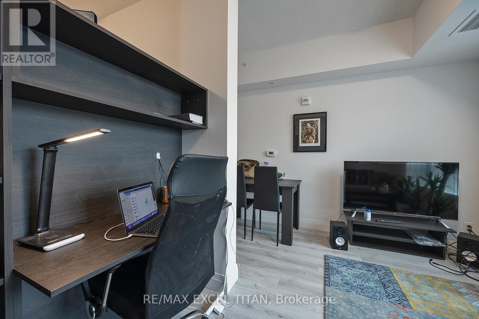 227 - 652 Princess Street, Kingston, ON - Indoor