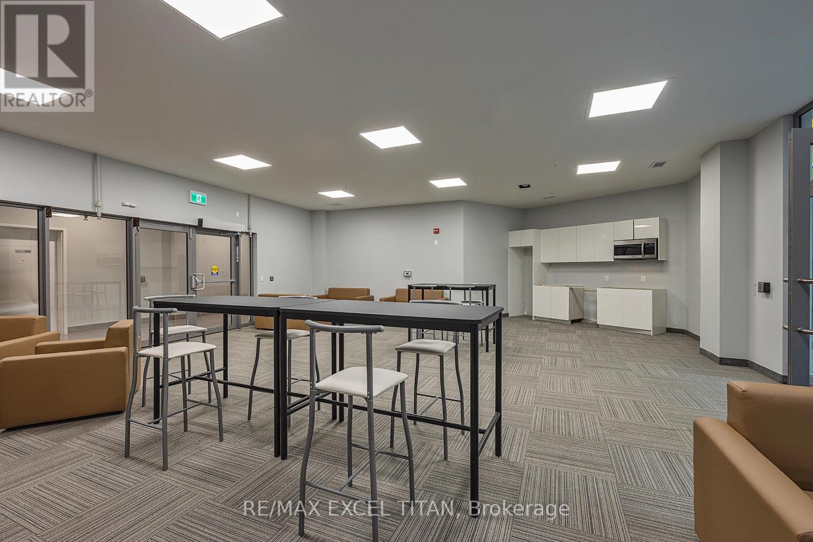 227 - 652 Princess Street, Kingston, ON - Indoor