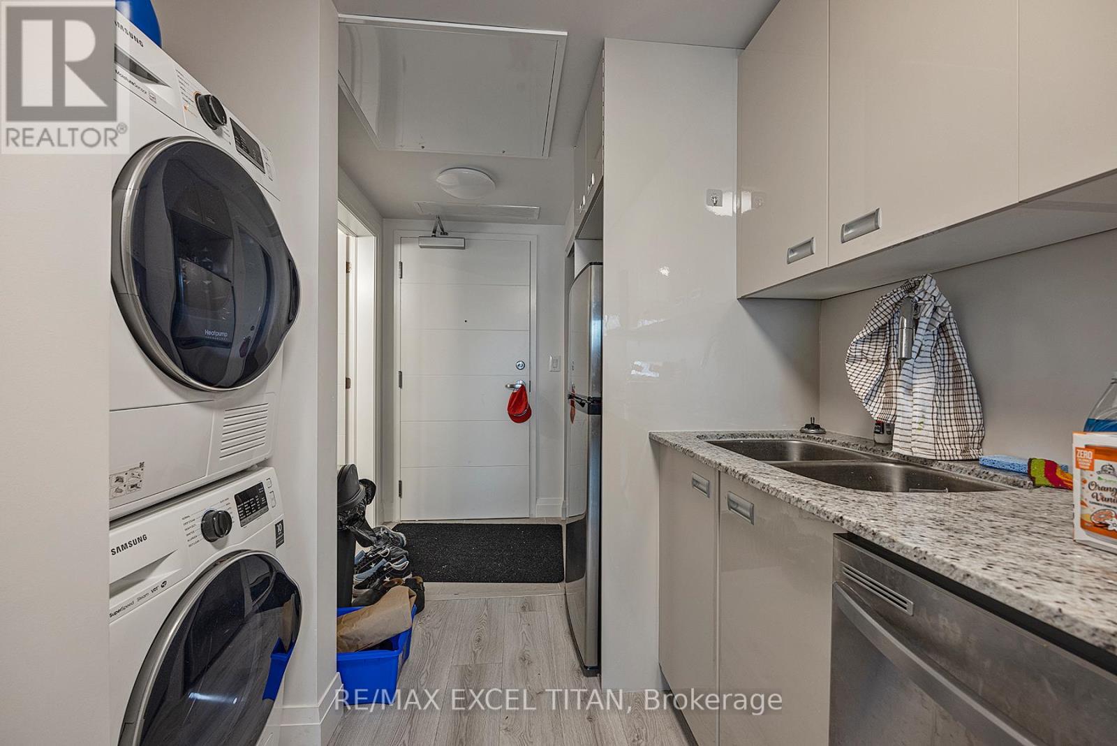 227 - 652 Princess Street, Kingston, ON - Indoor Photo Showing Laundry Room