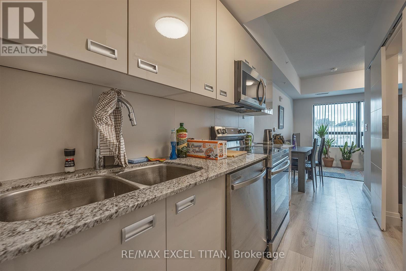 227 - 652 Princess Street, Kingston, ON - Indoor Photo Showing Kitchen With Double Sink