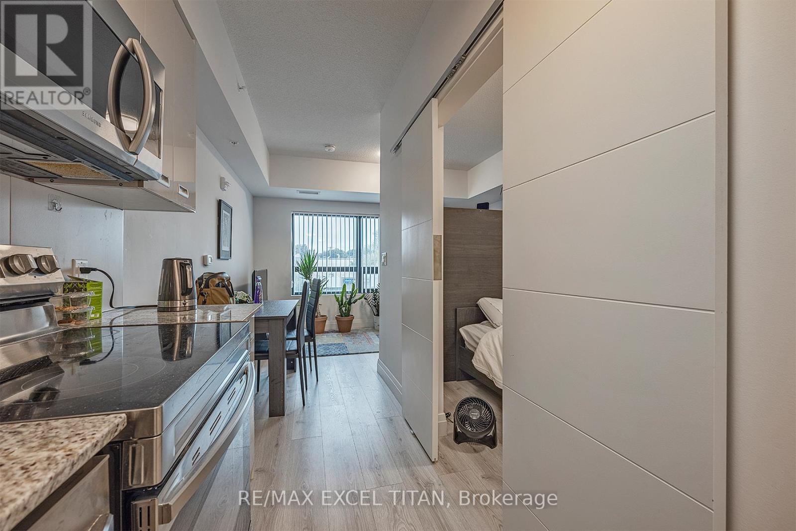227 - 652 Princess Street, Kingston, ON - Indoor Photo Showing Kitchen