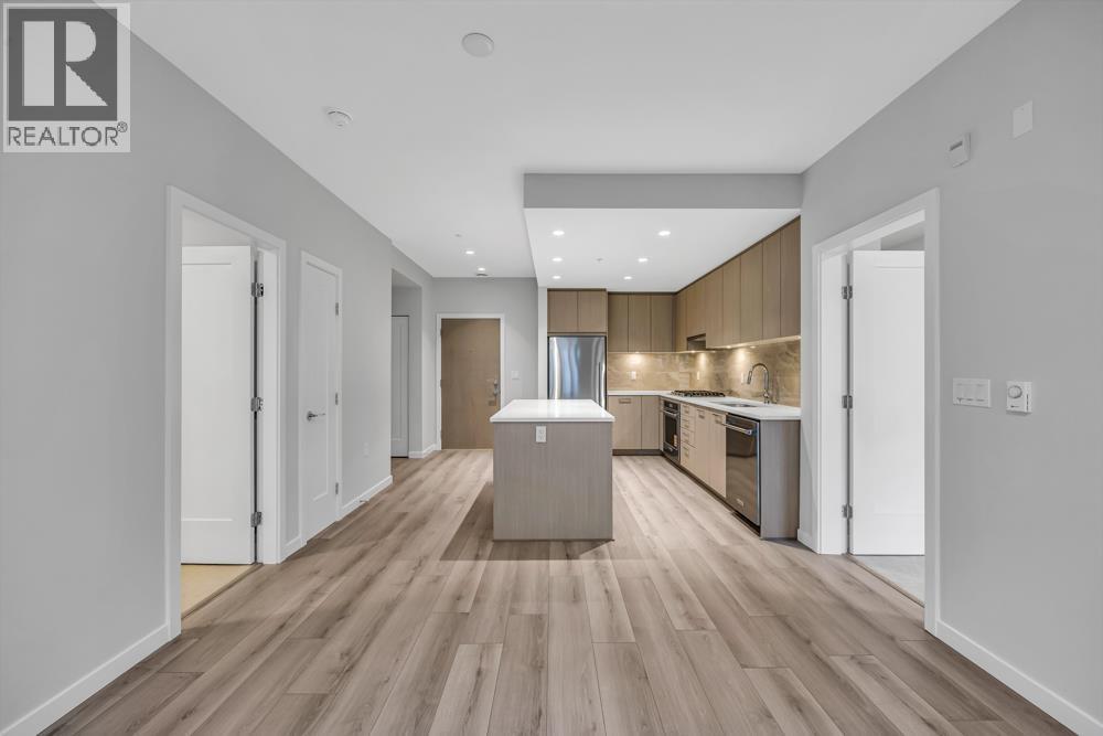 304 629 Cottonwood Avenue, Coquitlam, BC - Indoor Photo Showing Kitchen