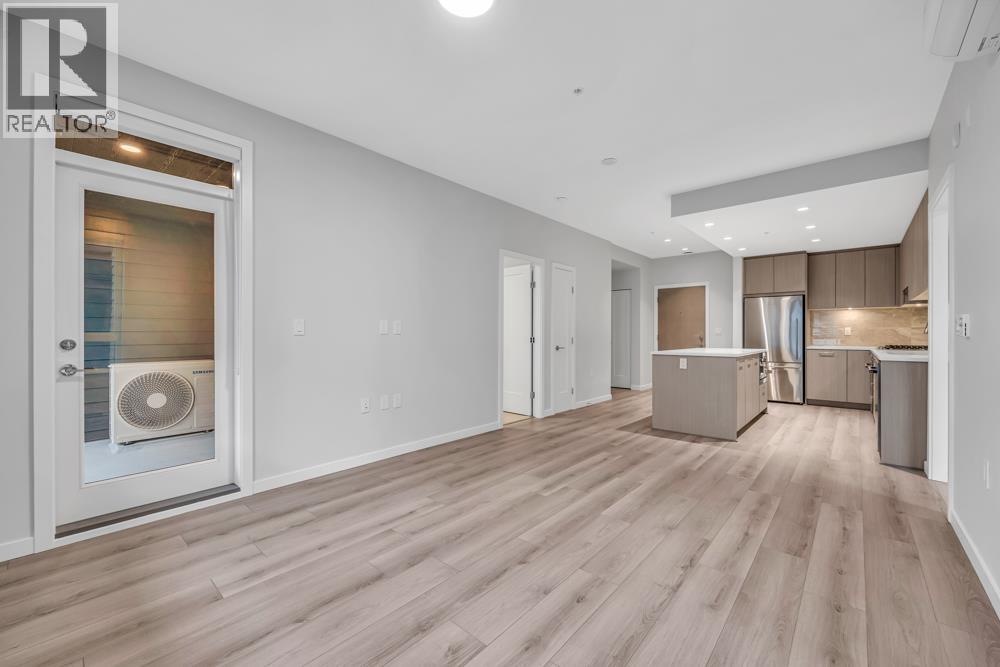 304 629 Cottonwood Avenue, Coquitlam, BC - Indoor Photo Showing Kitchen