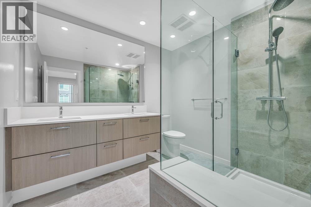 304 629 Cottonwood Avenue, Coquitlam, BC - Indoor Photo Showing Bathroom