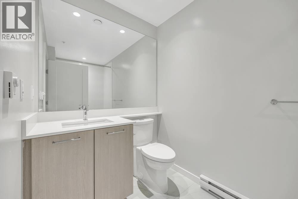 304 629 Cottonwood Avenue, Coquitlam, BC - Indoor Photo Showing Bathroom
