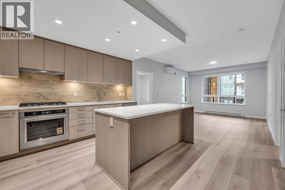 304 629 Cottonwood Avenue, Coquitlam, BC - Indoor Photo Showing Kitchen With Upgraded Kitchen