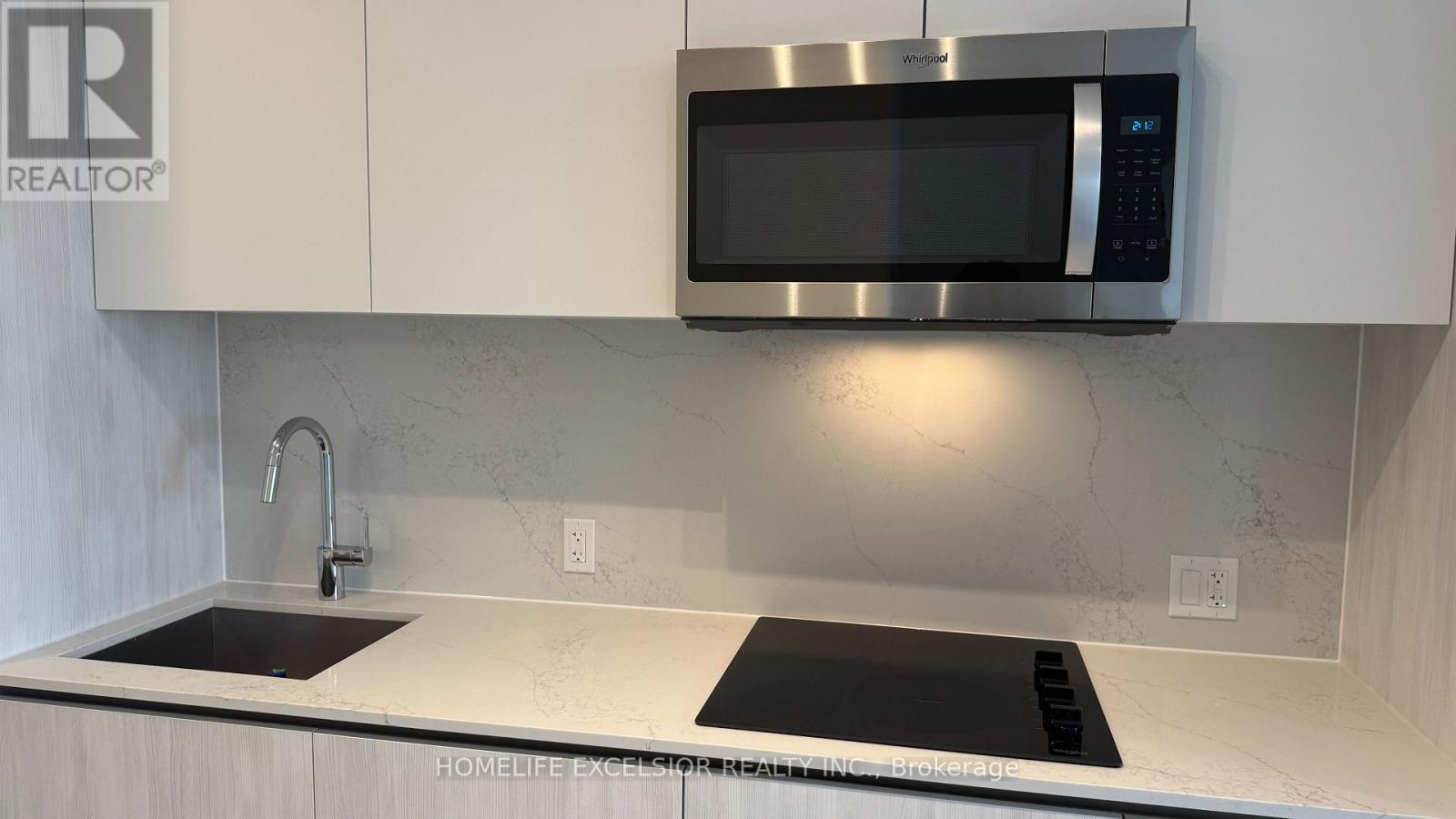 1226 - 5858 Yonge Street, Toronto, ON - Indoor Photo Showing Kitchen