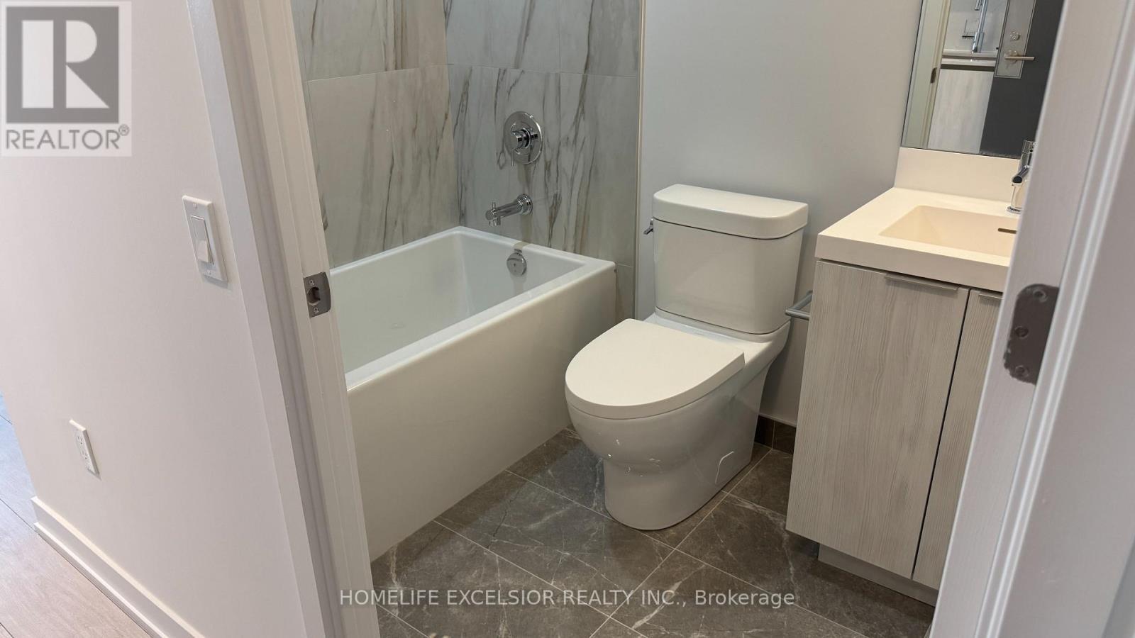 1226 - 5858 Yonge Street, Toronto, ON - Indoor Photo Showing Bathroom