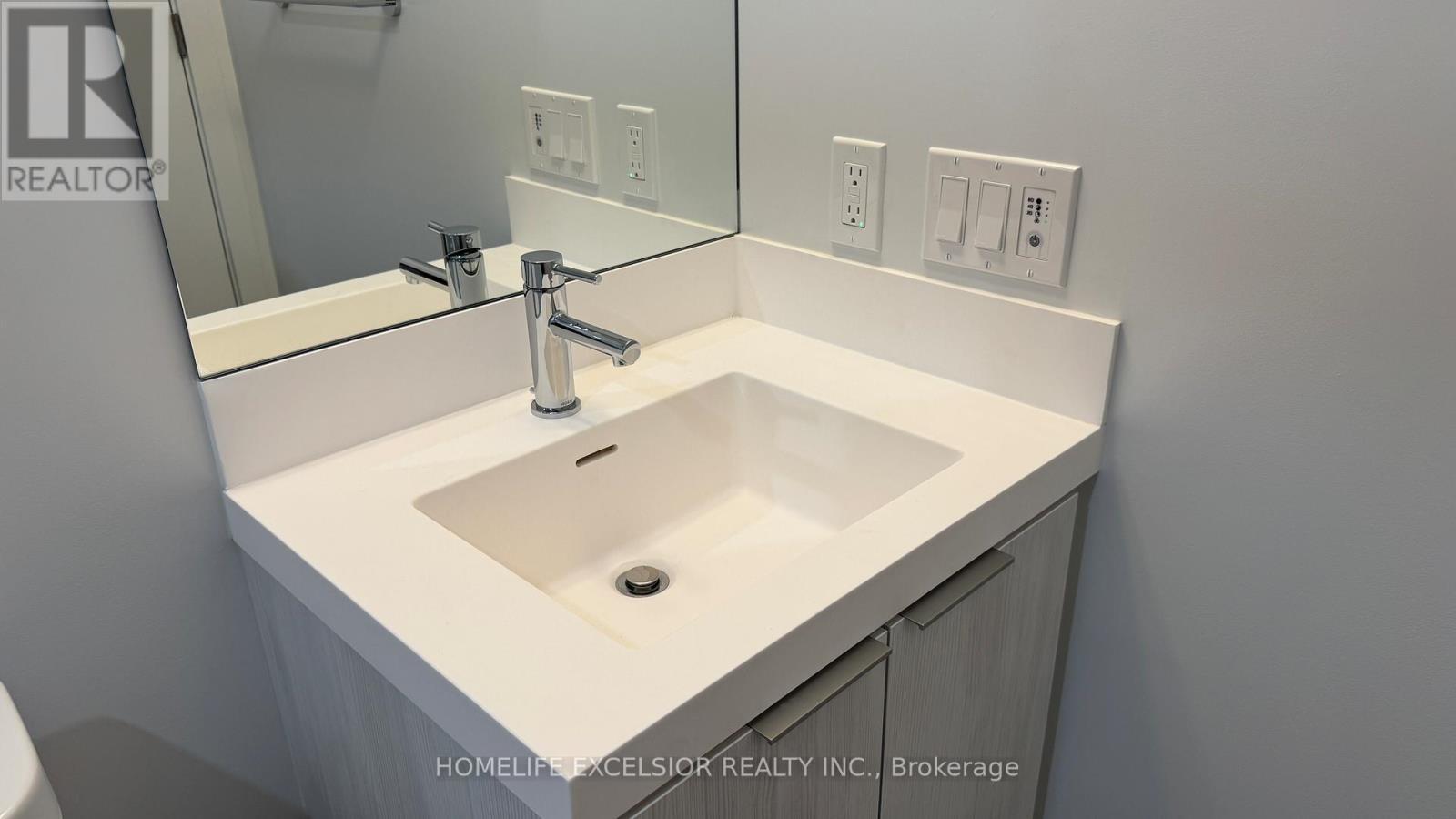 1226 - 5858 Yonge Street, Toronto, ON - Indoor Photo Showing Bathroom